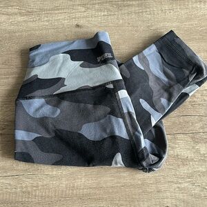Gray camouflage leggings